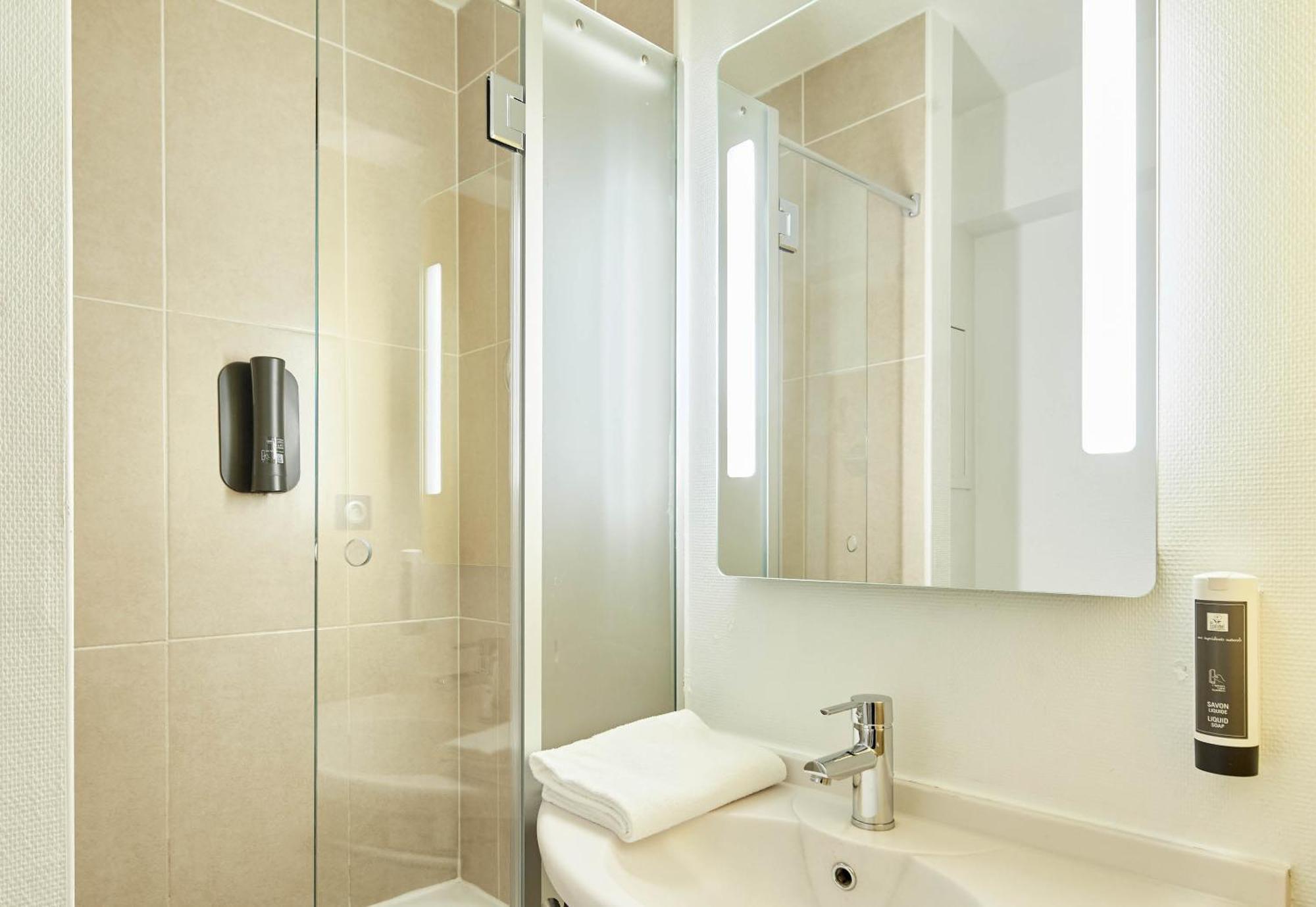 B&B Hotel Evry Lisses 2 Екстериор снимка